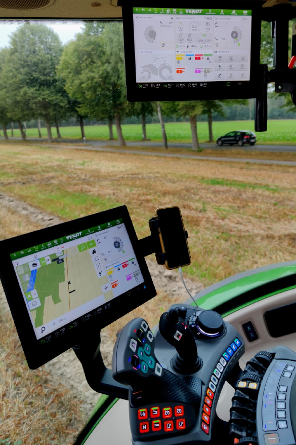 Fendt Vario 724 ausgestattet mit Fendt One Fahrerarbeitsplatz
